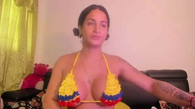 jennifer_ts Show in webcam