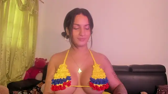 jennifer_ts Show in webcam