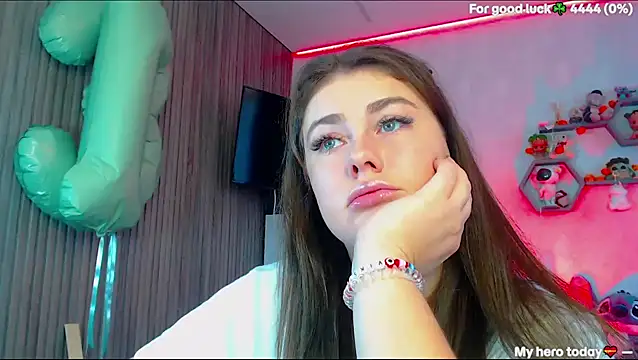 SuchCute's Live XXX Chat