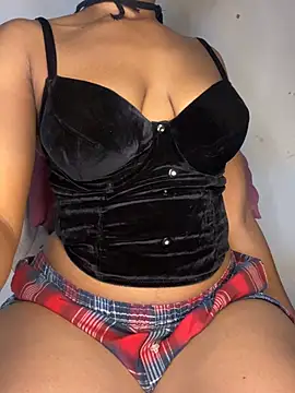 Temptressv Adlı Modelin Canlı XXX Sohbeti
