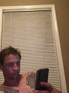 CouchantTell Webcam show