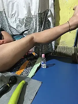 Hotty-Rani-Bhabi Adlı Modelin Canlı XXX Sohbeti