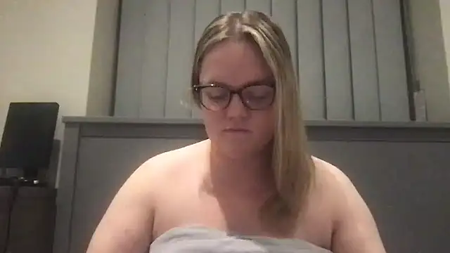 honeyyy24 Show in webcam