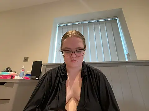 honeyyy24 Adlı Modelin Web Kamerası Şovu