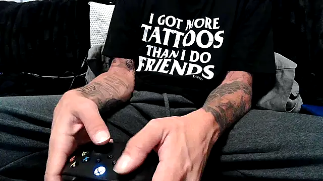 הופעת וובקאם של JohnnyKorrupt_