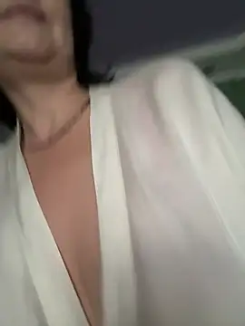 Chat +18 de HotyEmily ao vivo