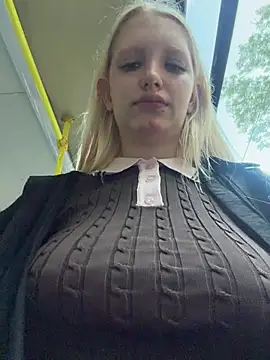 Mila_NoRules webcam show