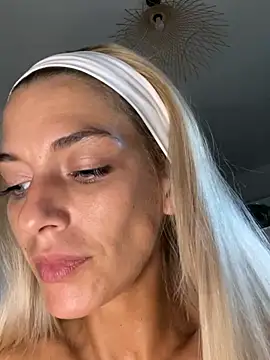 Bellalolahot's Webcam Show