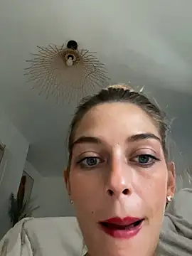 Bellalolahot Chat XXX in diretta