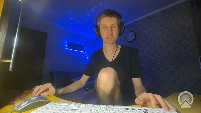 Aki-Lakyn Webbikameraesitys