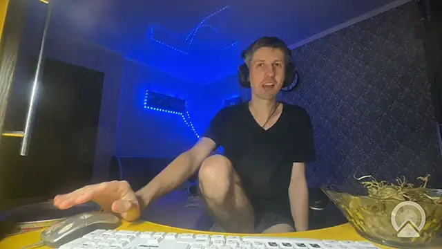 Aki-Laky Webcam Show