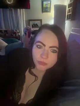 SquirterStormy065: διαδικτυακό σόου στην κάμερα
