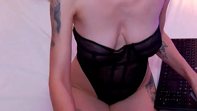 MinnieDrew's Live XXX Chat