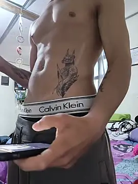 Show modela Erickleandro na web-kameri