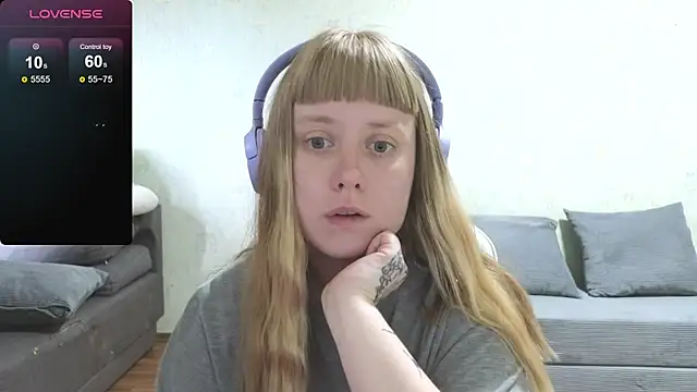 Czat XXX na żywo – June_shy0