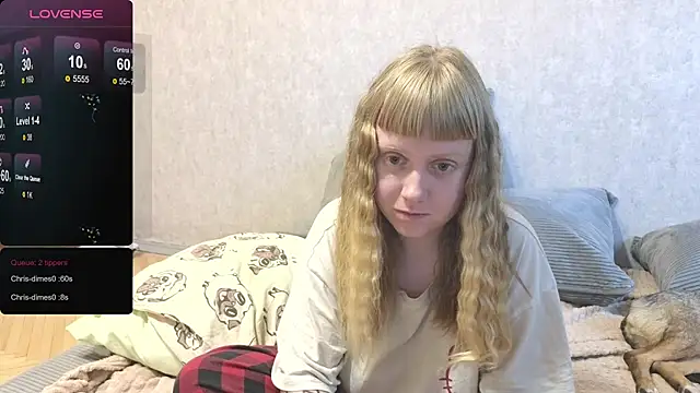June_shy0 élő XXX-chatje