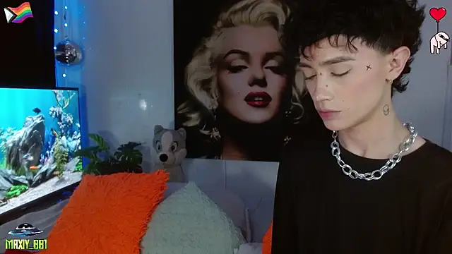 maxiy_001 Show in webcam