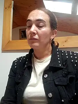 חדר צ'אט בשידור חי של abril15-