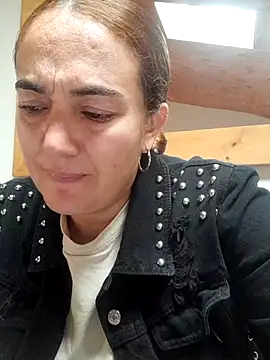 abril15- Adlı Modelin Canlı Sohbet Odası