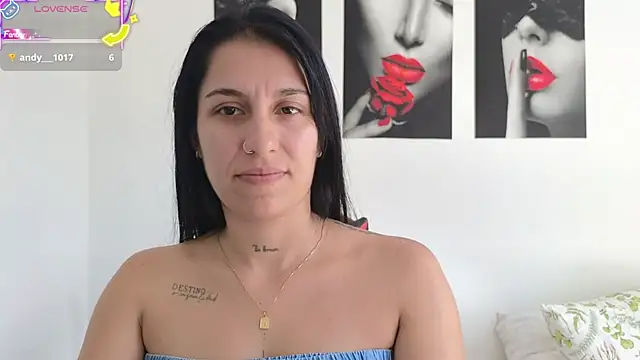 Chat +18 de tammyandrade_ ao vivo
