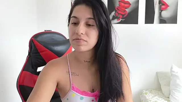 Chat +18 de tammyandrade_ ao vivo