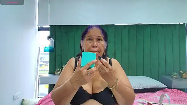 girl_amada's Webcam Show