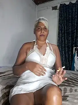Goodgirlsue_77's Live XXX Chat