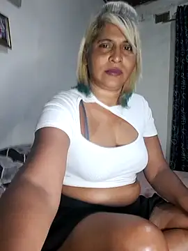Goodgirlsue_77's Live XXX Chat