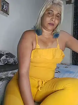 Goodgirlsue_77's Live XXX Chat