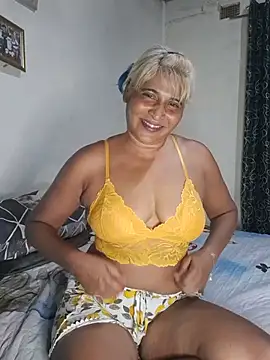 Goodgirlsue_77's Live XXX Chat