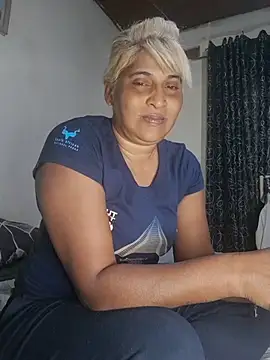 Goodgirlsue_77's Live XXX Chat