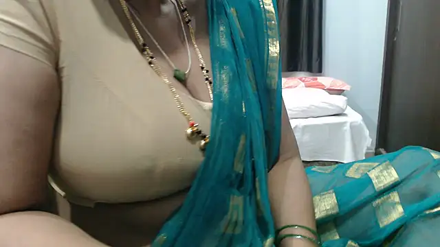 sunitha-3's Live XXX Chat