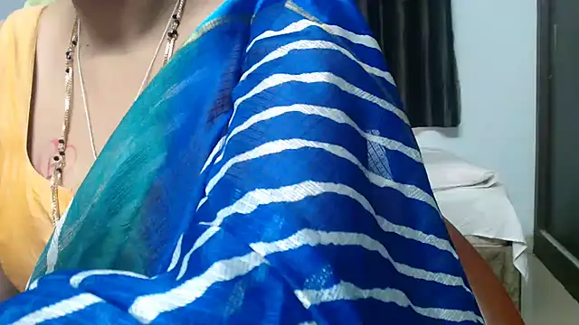 sunitha-3's Live XXX Chat