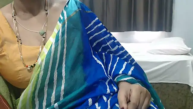 Chat XXX en directo de sunitha-3