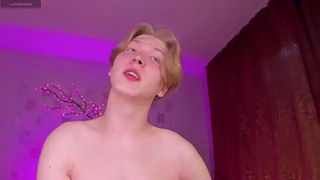 TheMikeSever Show in webcam