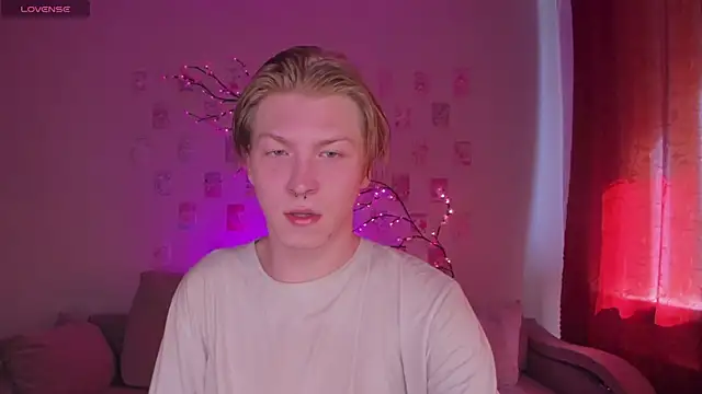 TheMikeSever Show in webcam