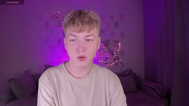 XXX chat uživo modela TheMikeSever