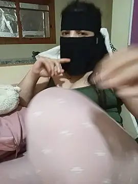 Lara-_-28 Adlı Modelin Web Kamerası Şovu