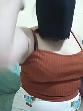 Lara-_-28 Webcam show