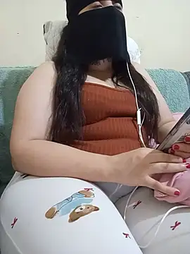 Lara-_-28 Adlı Modelin Web Kamerası Şovu