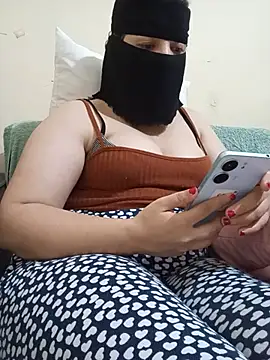 Lara-_-28 Adlı Modelin Web Kamerası Şovu