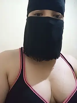 Lara-_-28 Adlı Modelin Canlı XXX Sohbeti