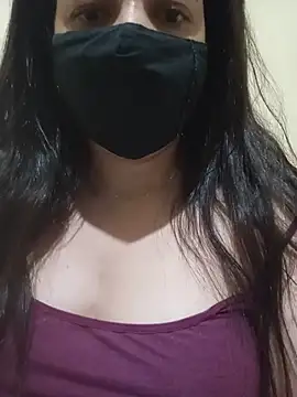 Lara-_-28's Live XXX Chat