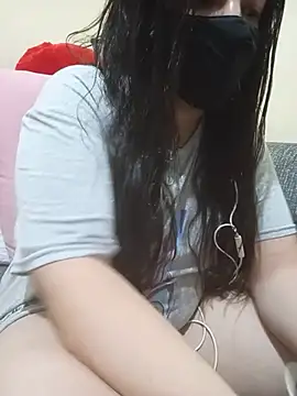 Lara-_-28's Live XXX Chat