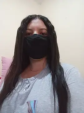 צ'אט XXX בשידור חי של Lara-_-28