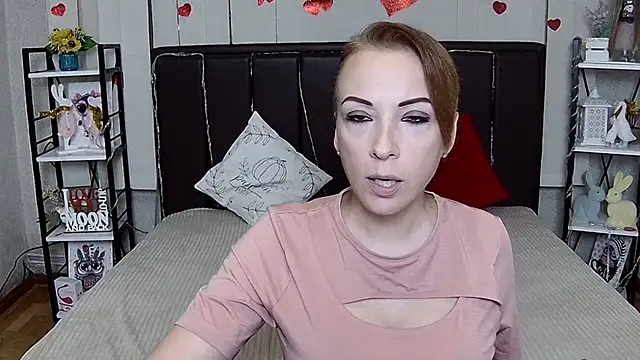 Show modela ElizabethSho na web-kameri