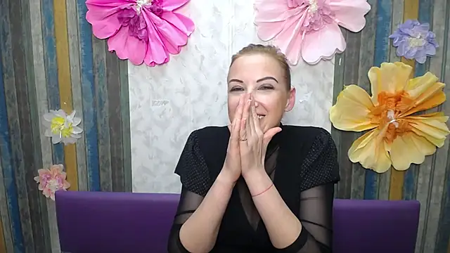 ElizabethSho: онлайн-секс-чат