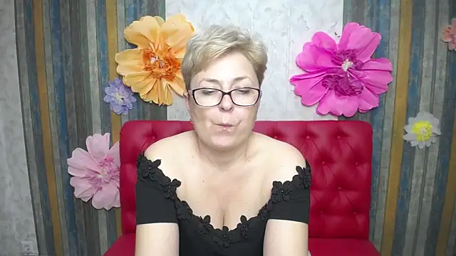 EmiliaGree: онлайн-секс-чат