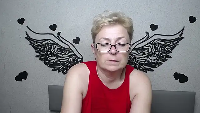 EmiliaGreeのライブXXXチャット