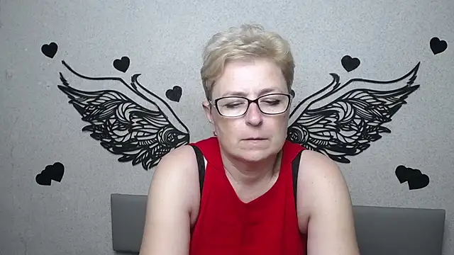 EmiliaGree – Naživo XXX chat